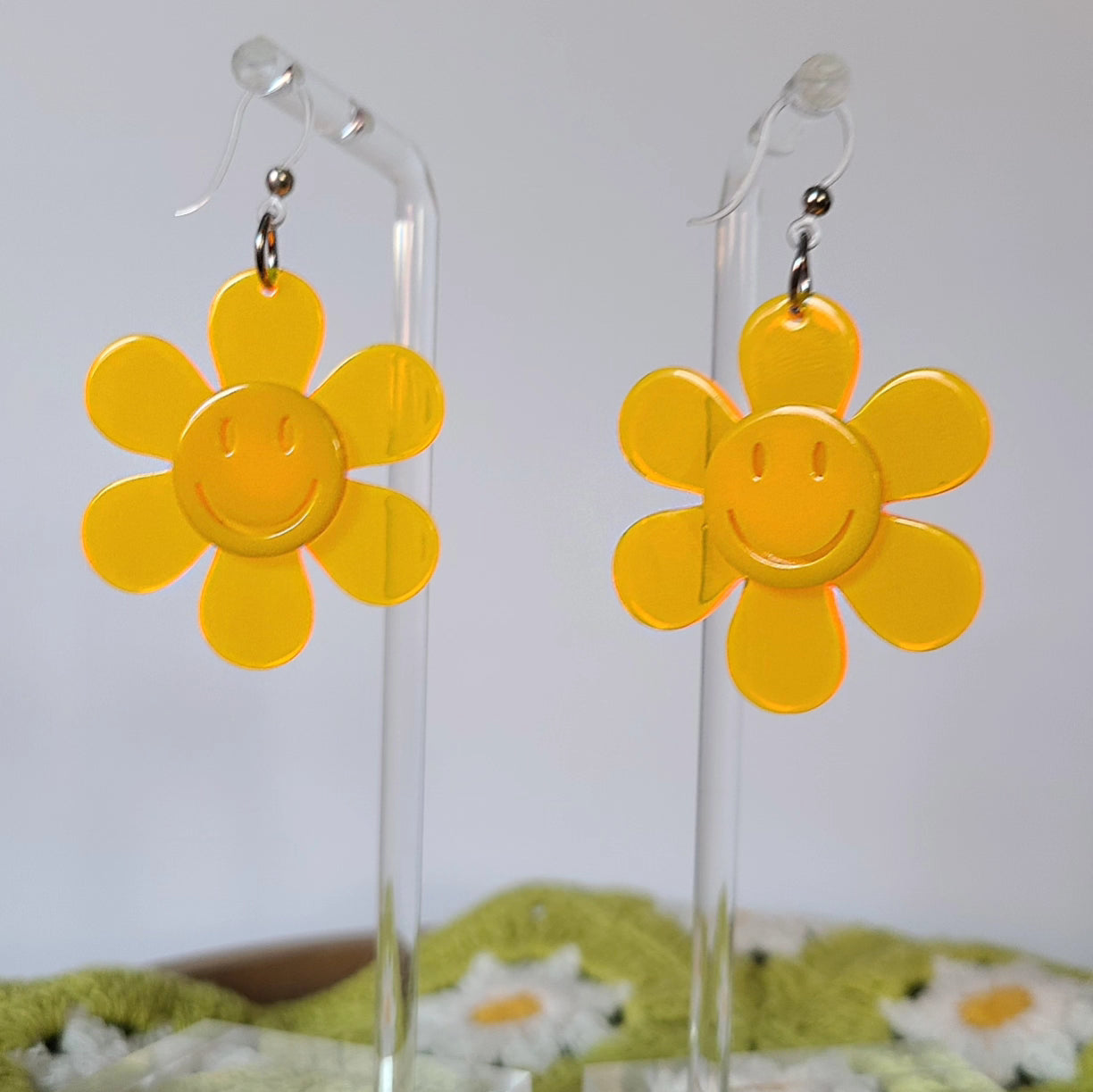 GROOVY HAPPY FLOWERS | Dangly Earrings