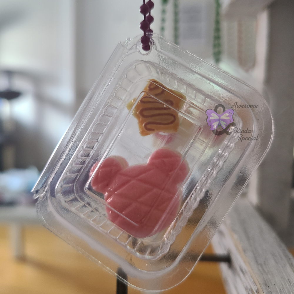 To Go Containers- Mouse Ears Macaroon in Pink | Keychain