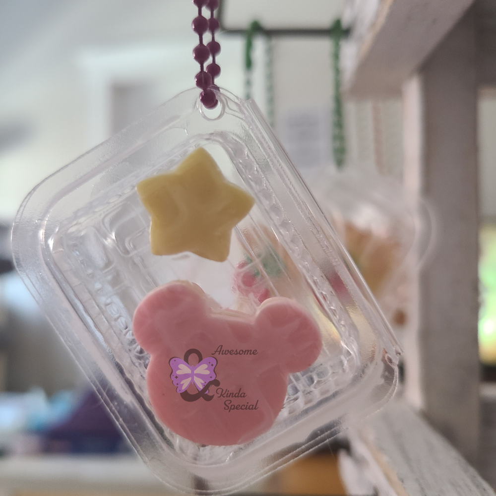 To Go Containers- Mouse Ears Macaroon in Pink | Keychain